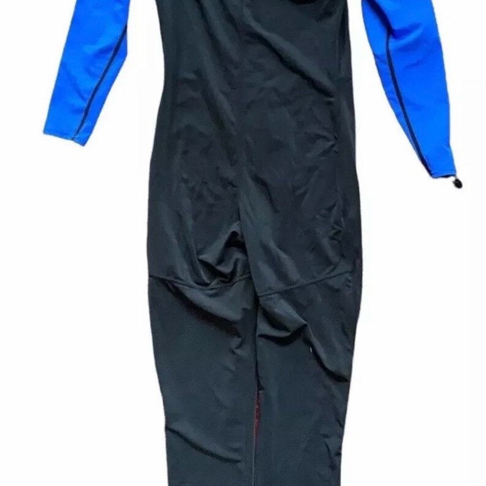 Chic Black and Blue Zippered Top